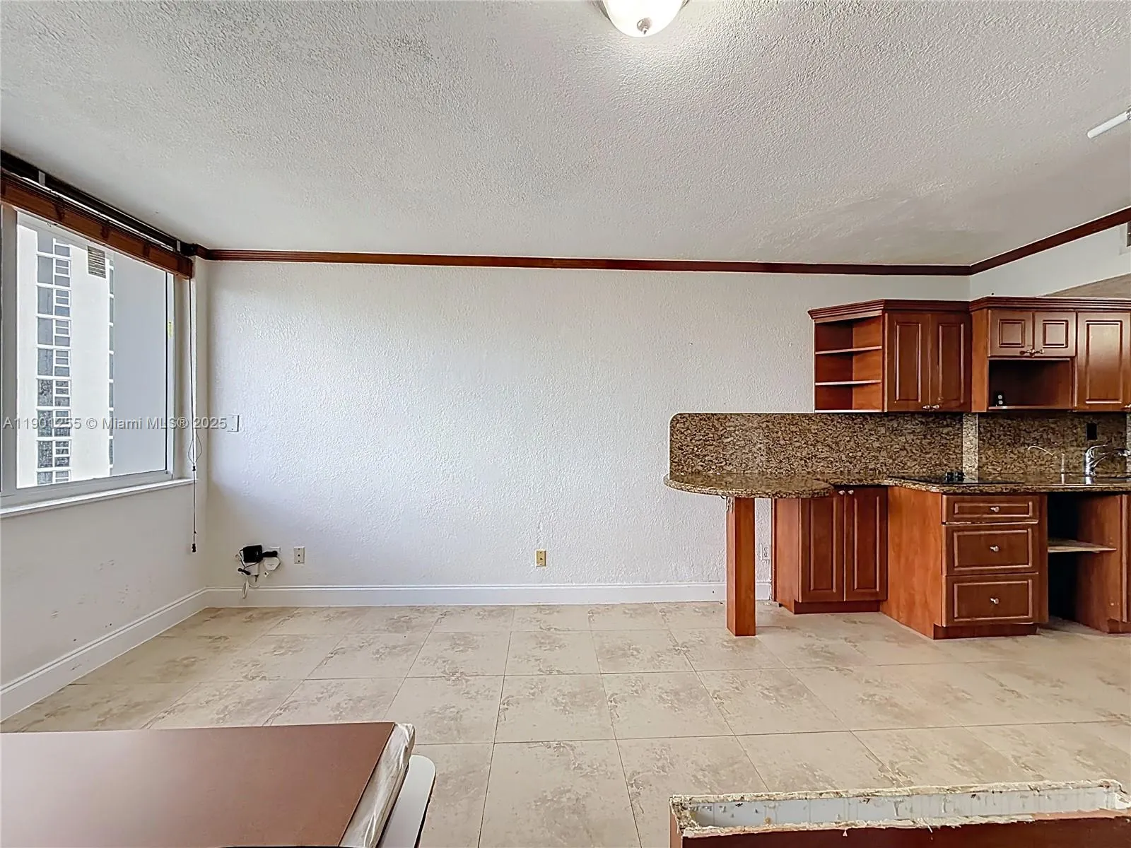 19201 Collins Ave, #729