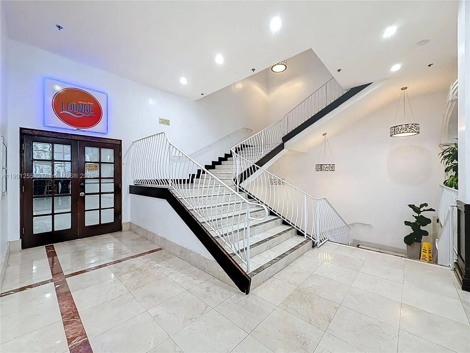 19201 Collins Ave, #729