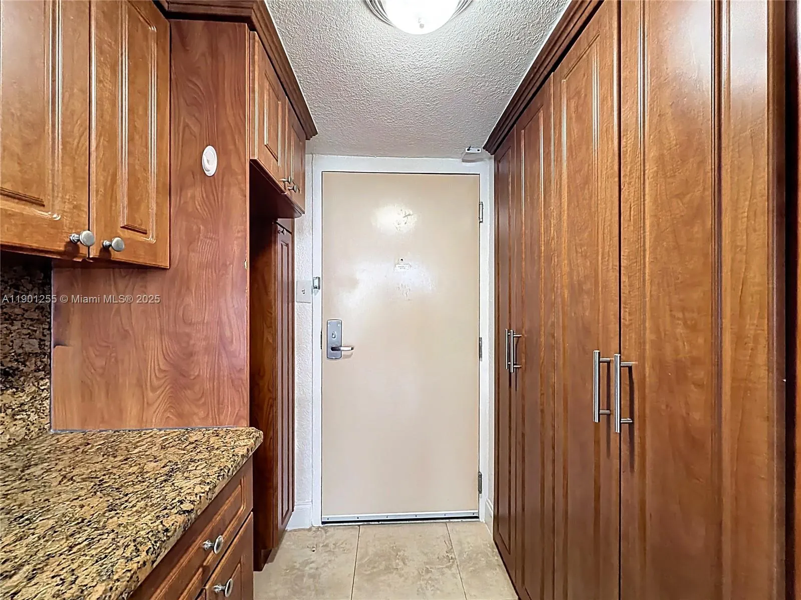 19201 Collins Ave, #729