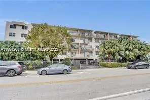 201 180th Dr, #411