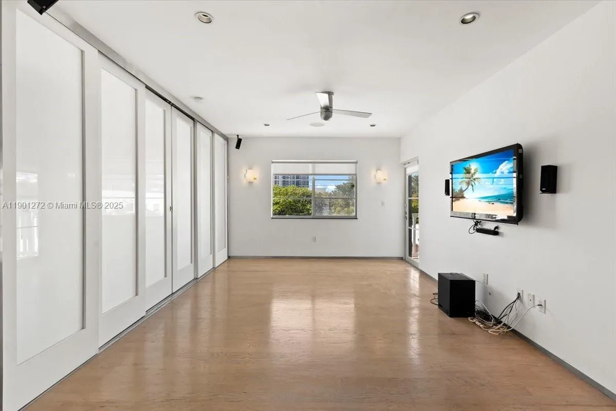 344 Meridian Ave, #4D