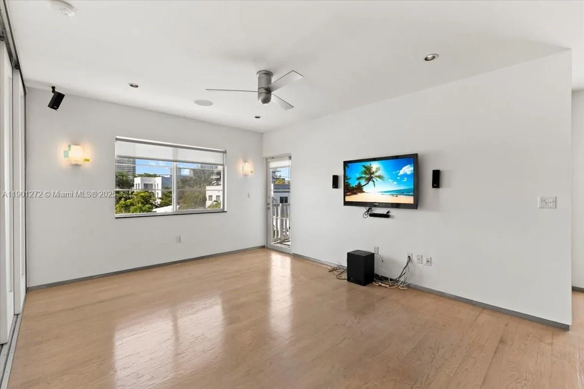 344 Meridian Ave, #4D