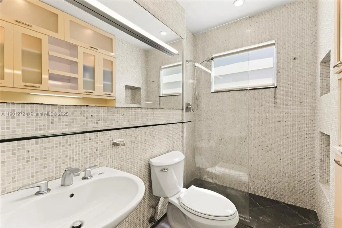 344 Meridian Ave, #4D