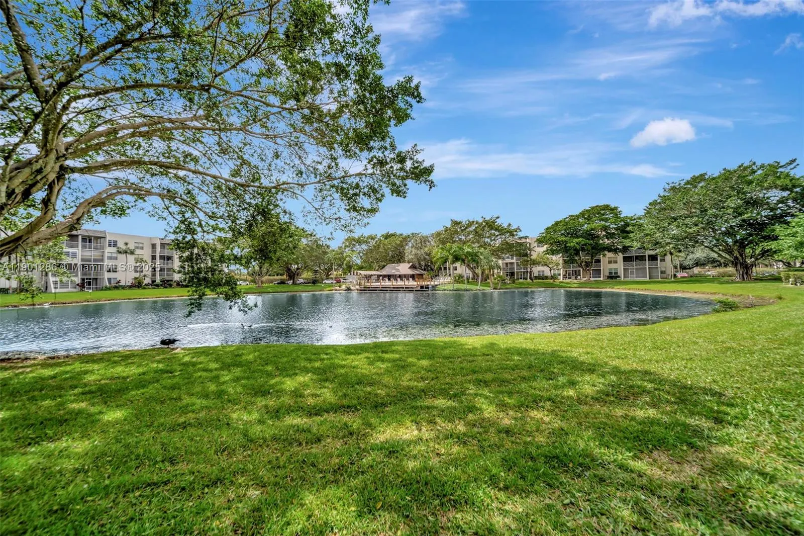 9230 Lagoon Pl, #309