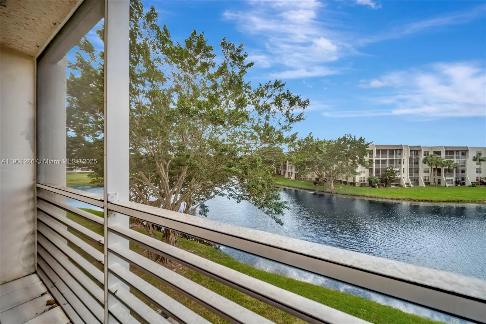 9230 Lagoon Pl, #309