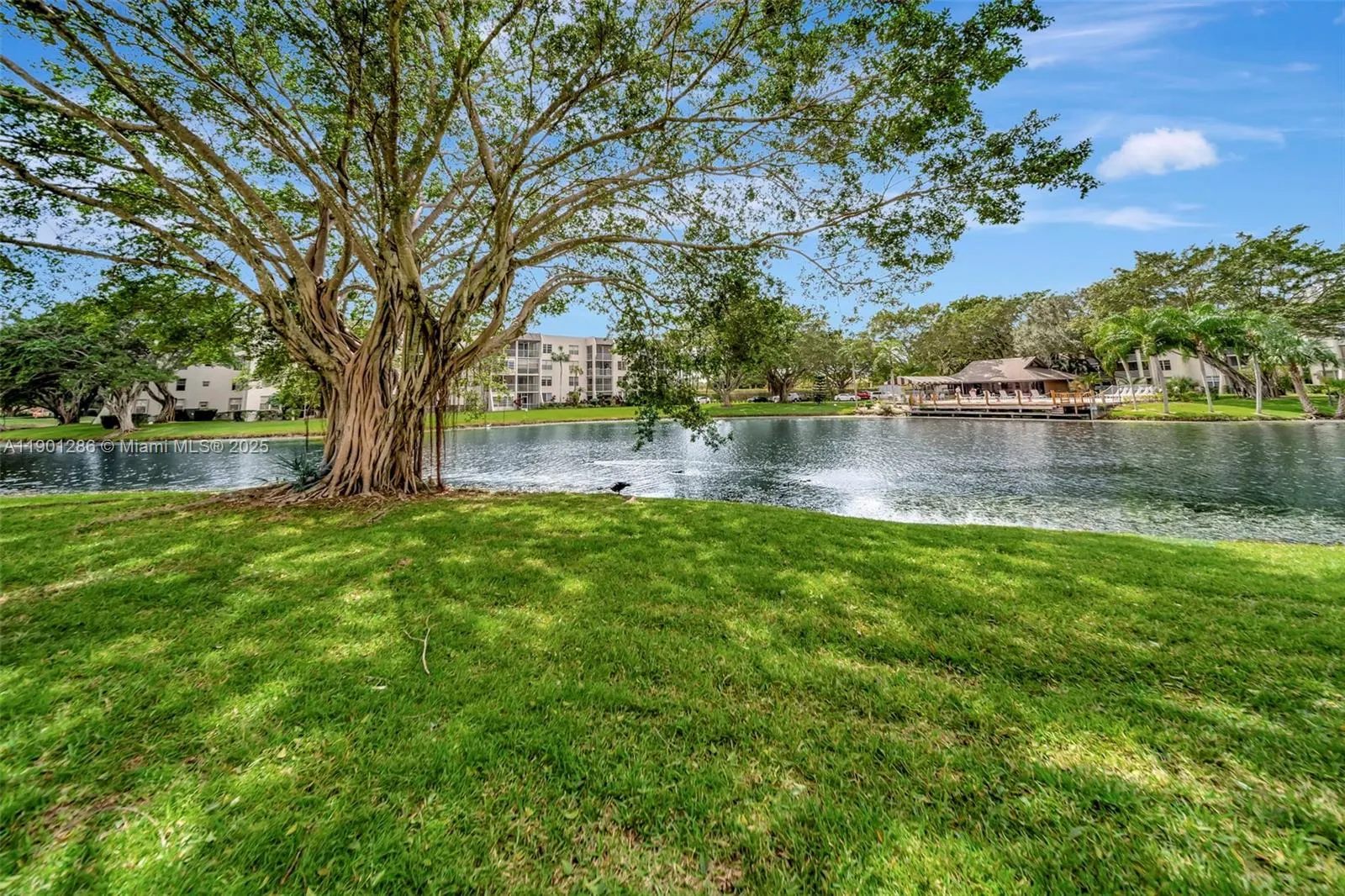 9230 Lagoon Pl, #309