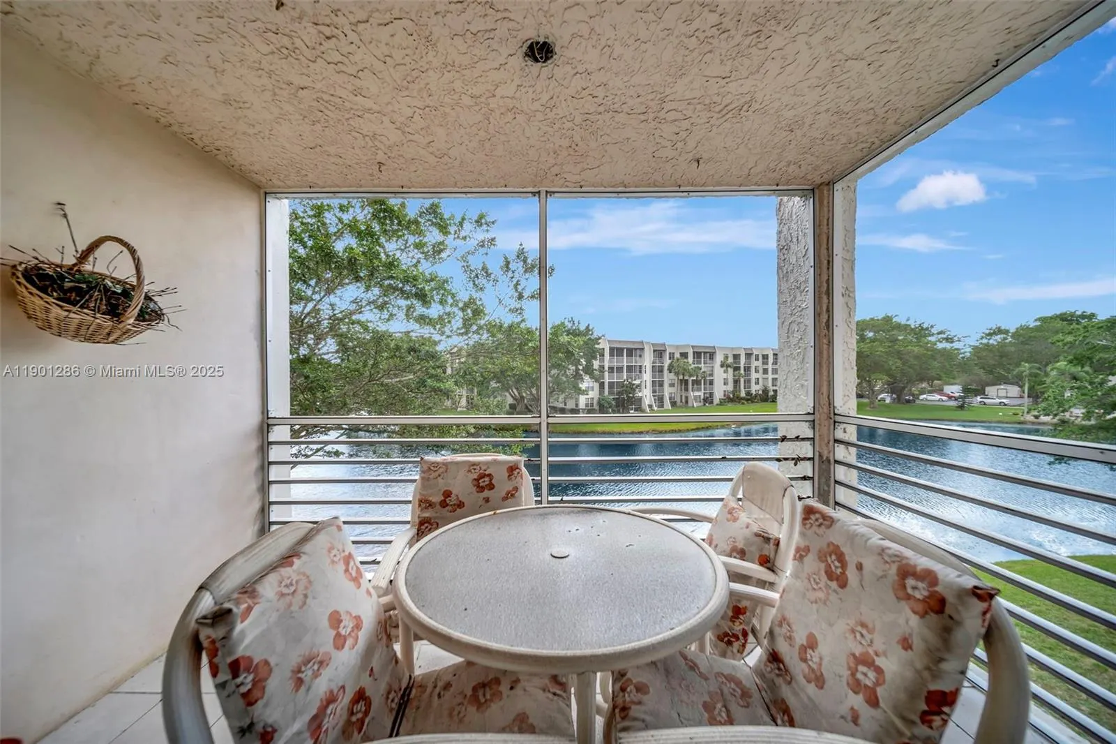 9230 Lagoon Pl, #309