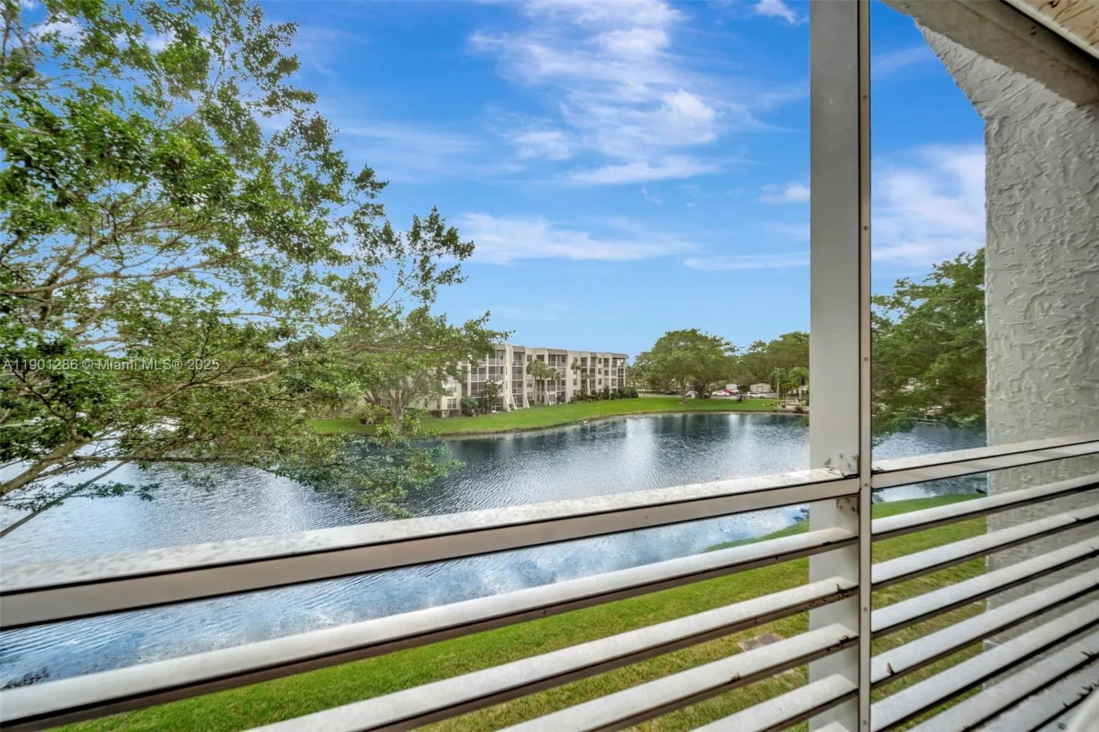 9230 Lagoon Pl, #309