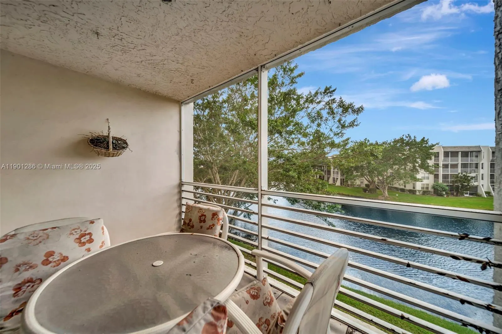 9230 Lagoon Pl, #309