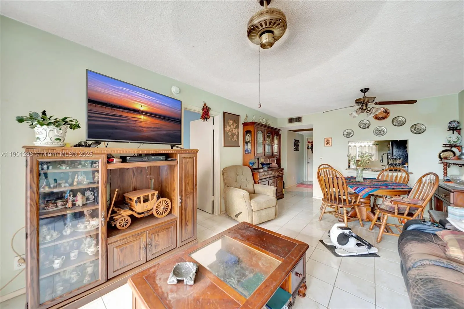 9230 Lagoon Pl, #309