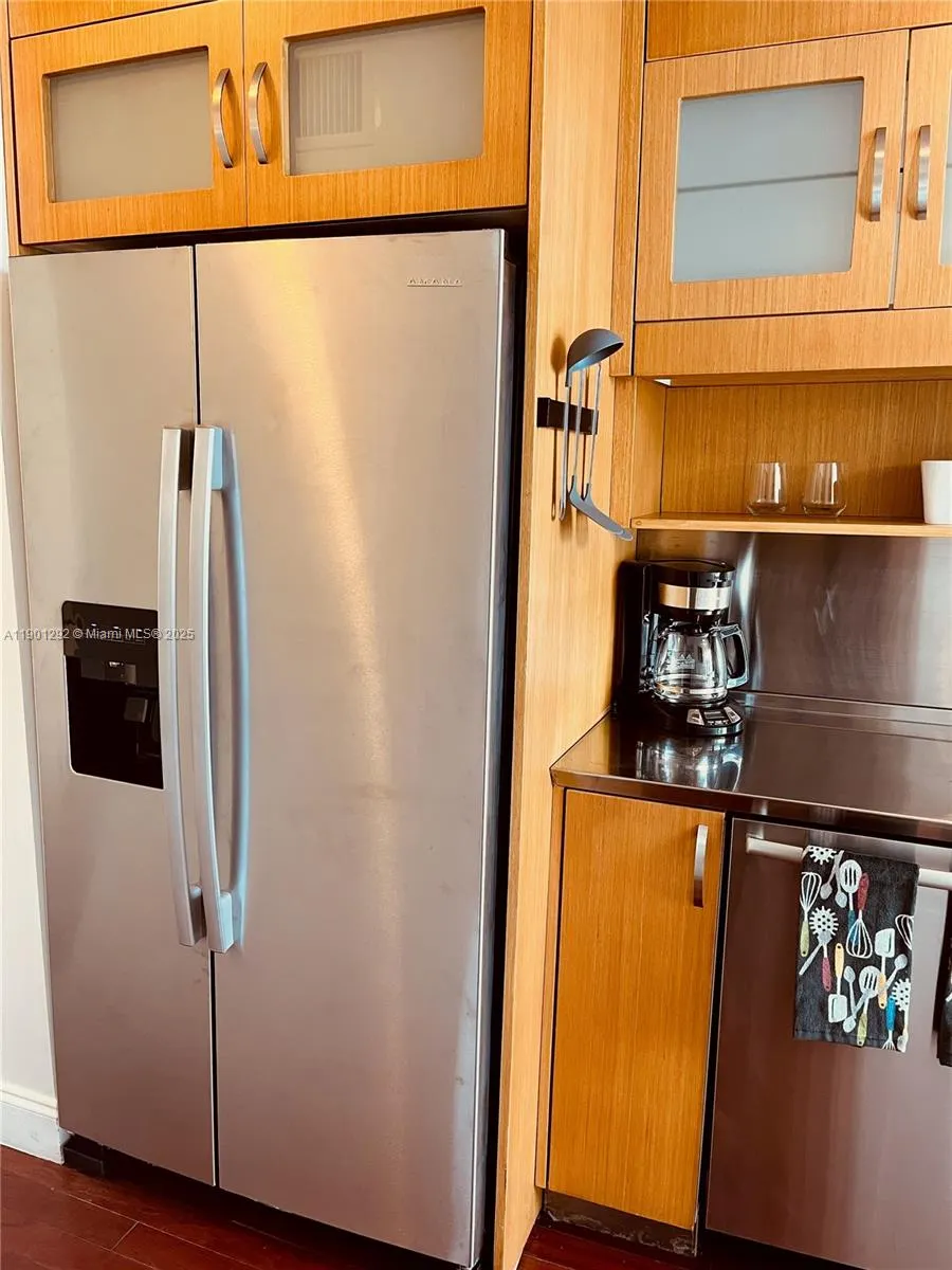 1340 Drexel Ave, #406