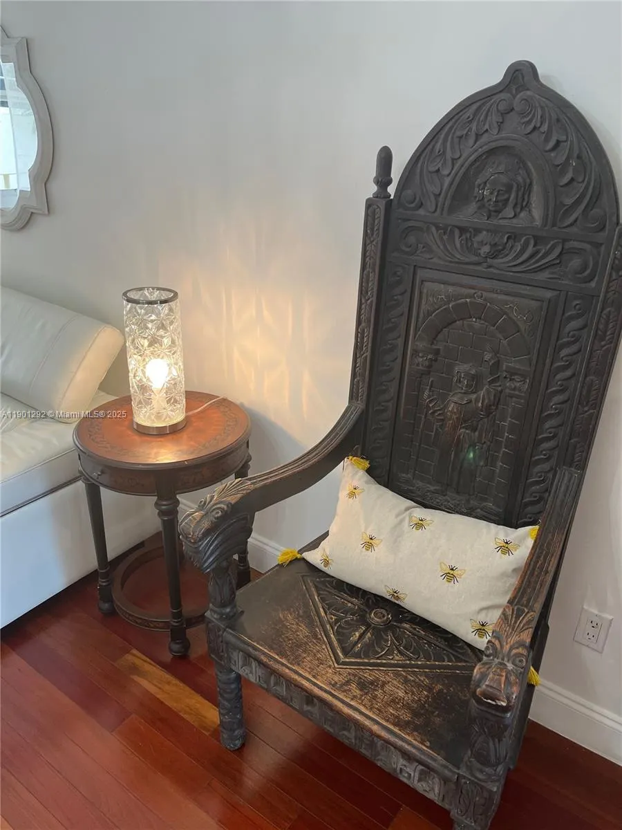 1340 Drexel Ave, #406