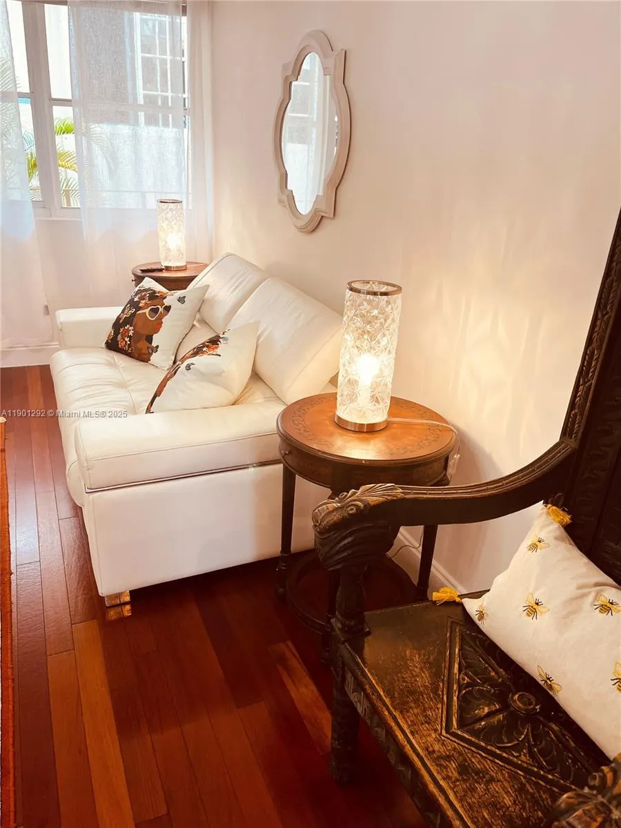 1340 Drexel Ave, #406