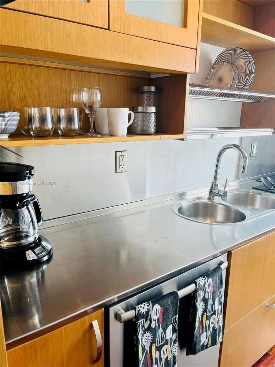 1340 Drexel Ave, #406