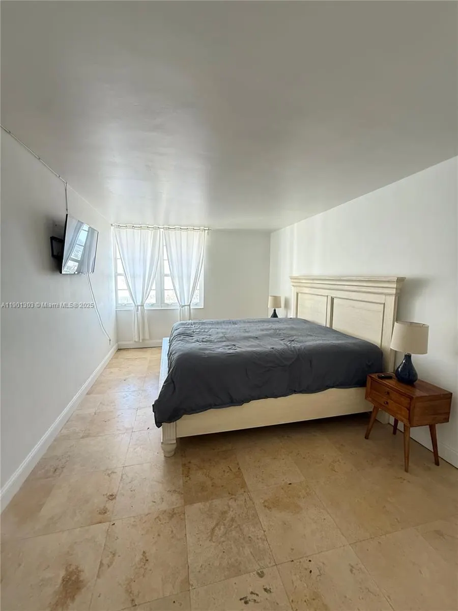 100 Lincoln Rd, #1111