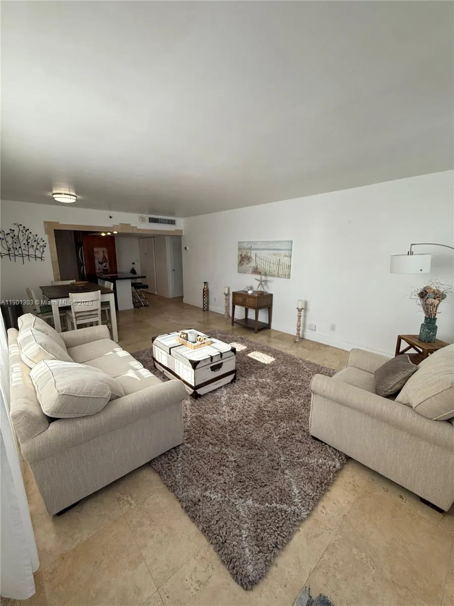 100 Lincoln Rd, #1111