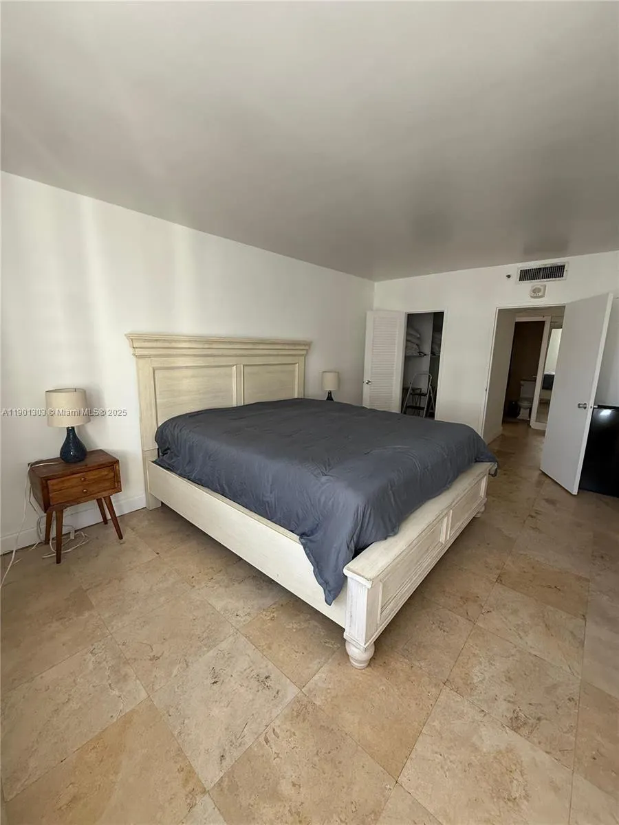 100 Lincoln Rd, #1111