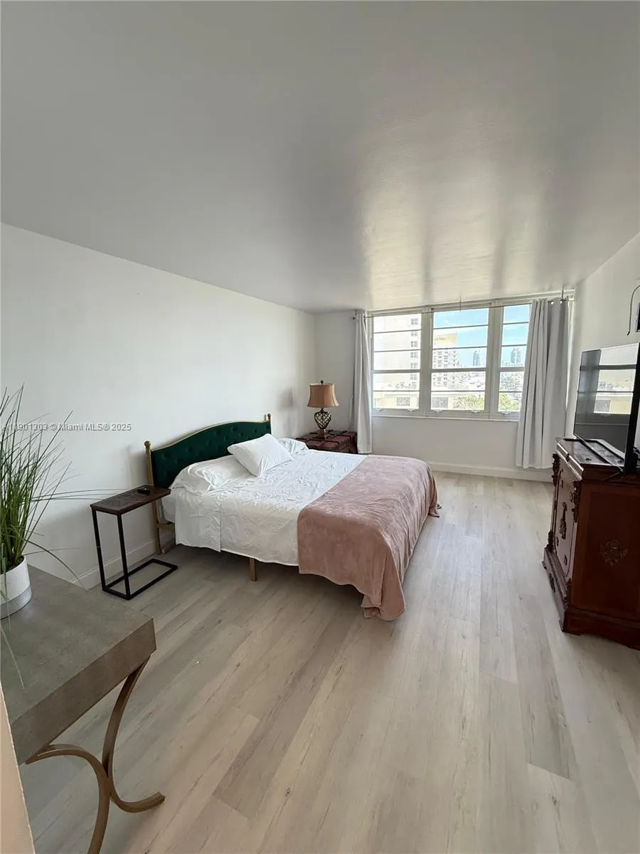 100 Lincoln Rd, #1111