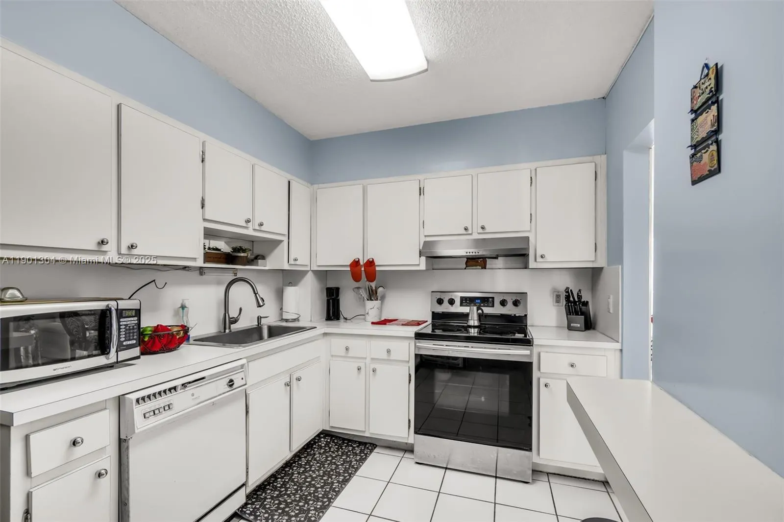 4001 Hillcrest Dr, #812