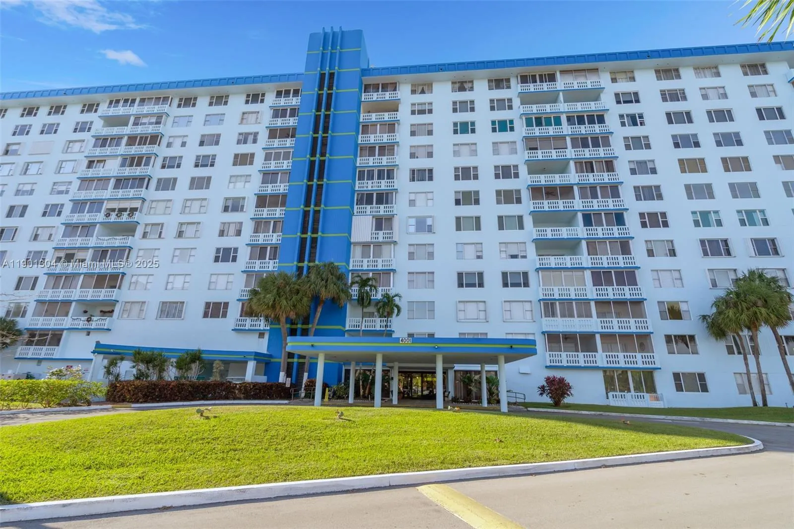 4001 Hillcrest Dr, #812