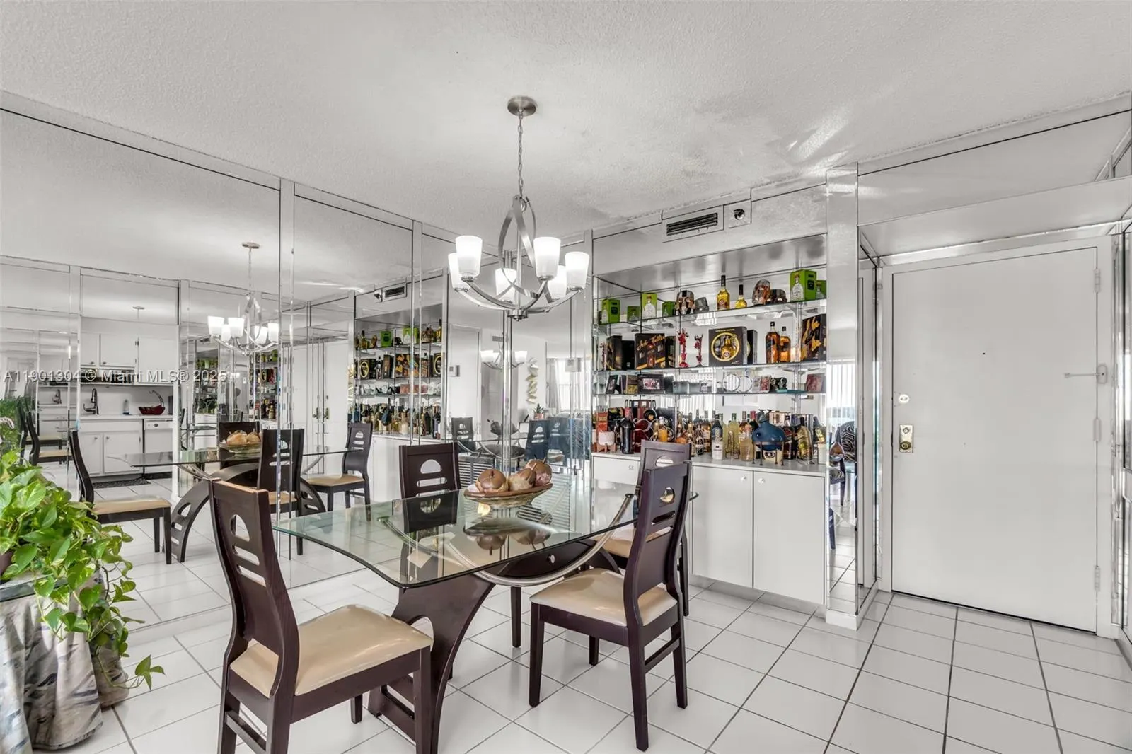 4001 Hillcrest Dr, #812