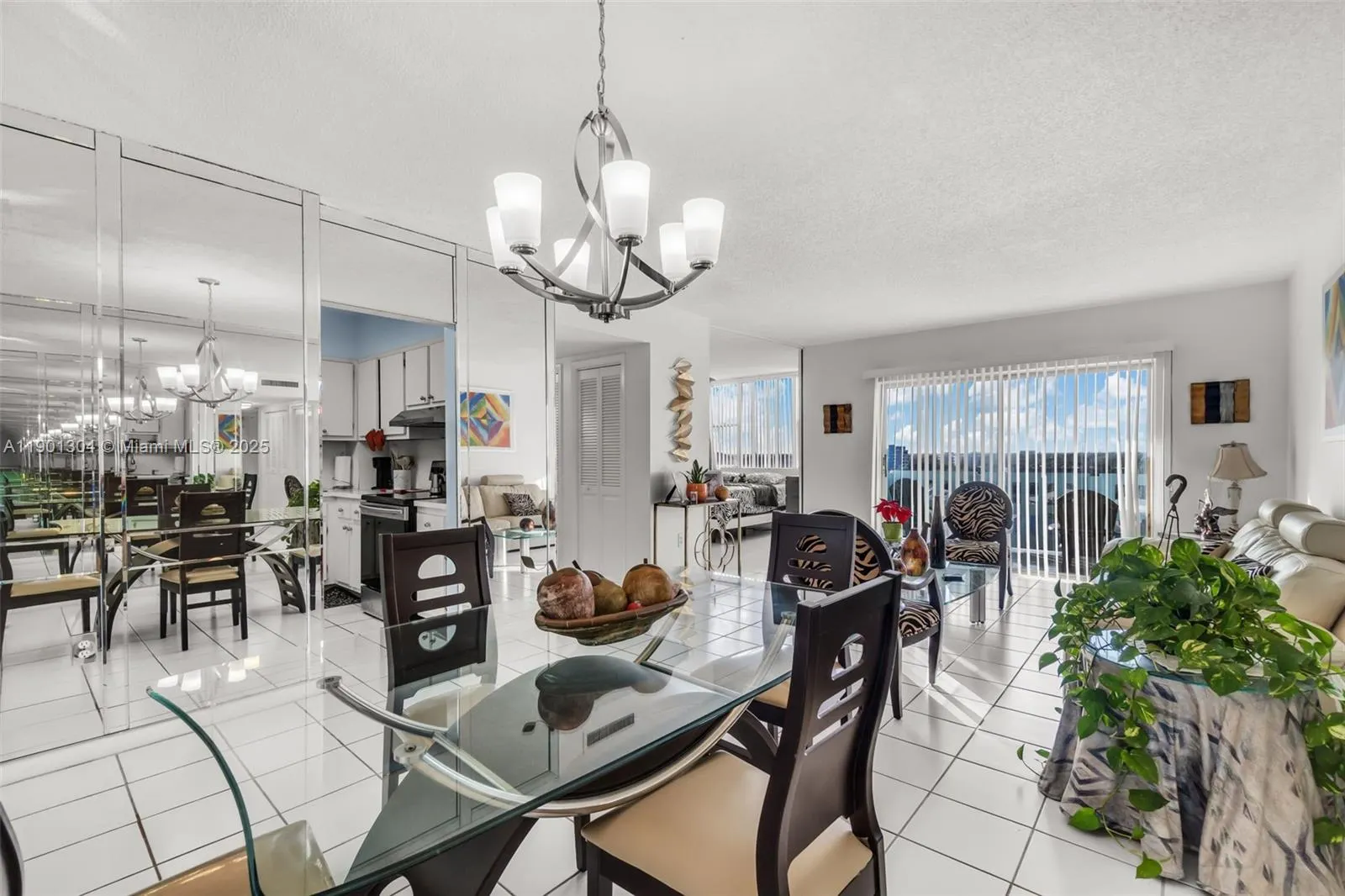 4001 Hillcrest Dr, #812