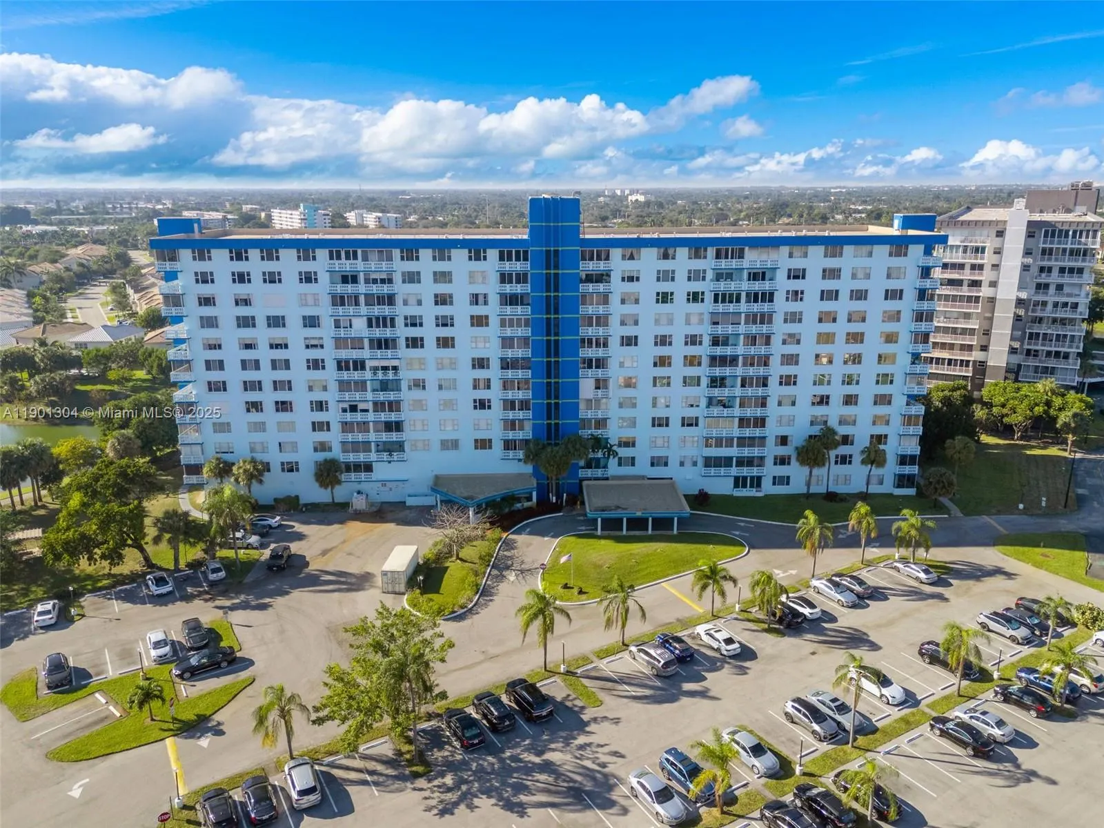 4001 Hillcrest Dr, #812