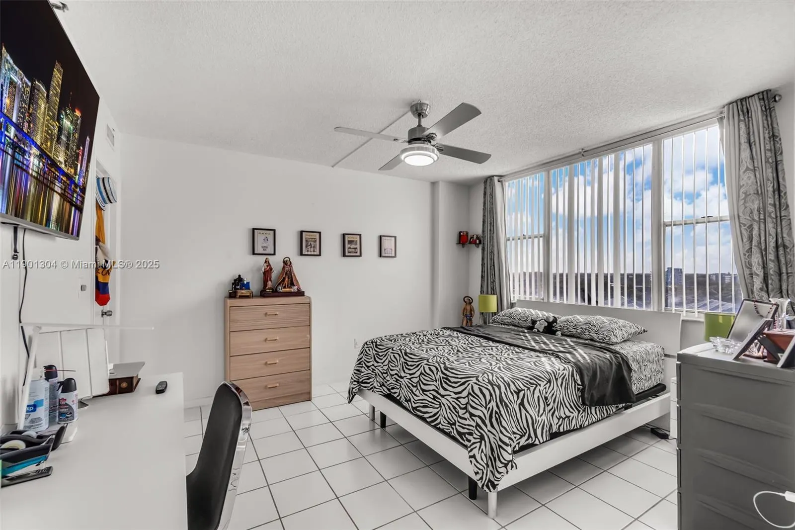 4001 Hillcrest Dr, #812