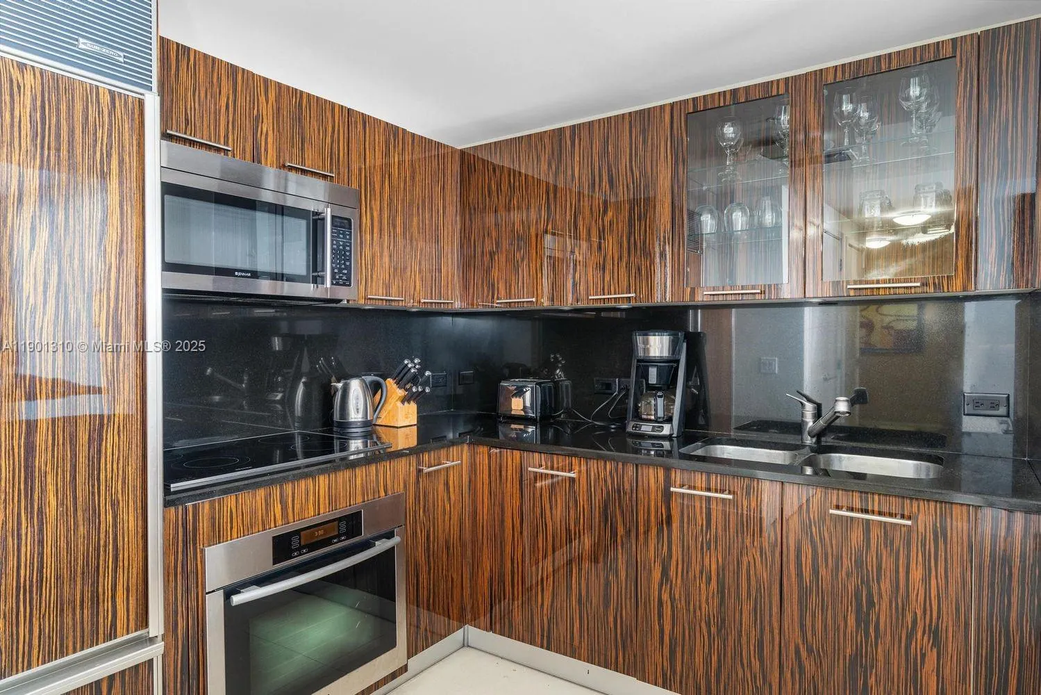 6899 Collins Ave, #1509