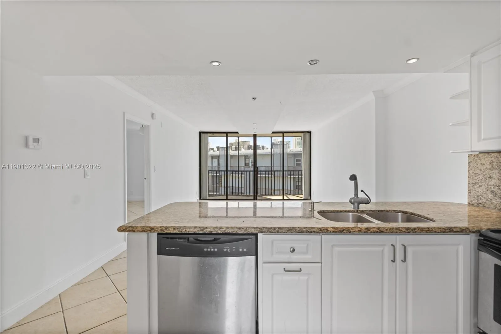 3475 N Country Club Dr, #814