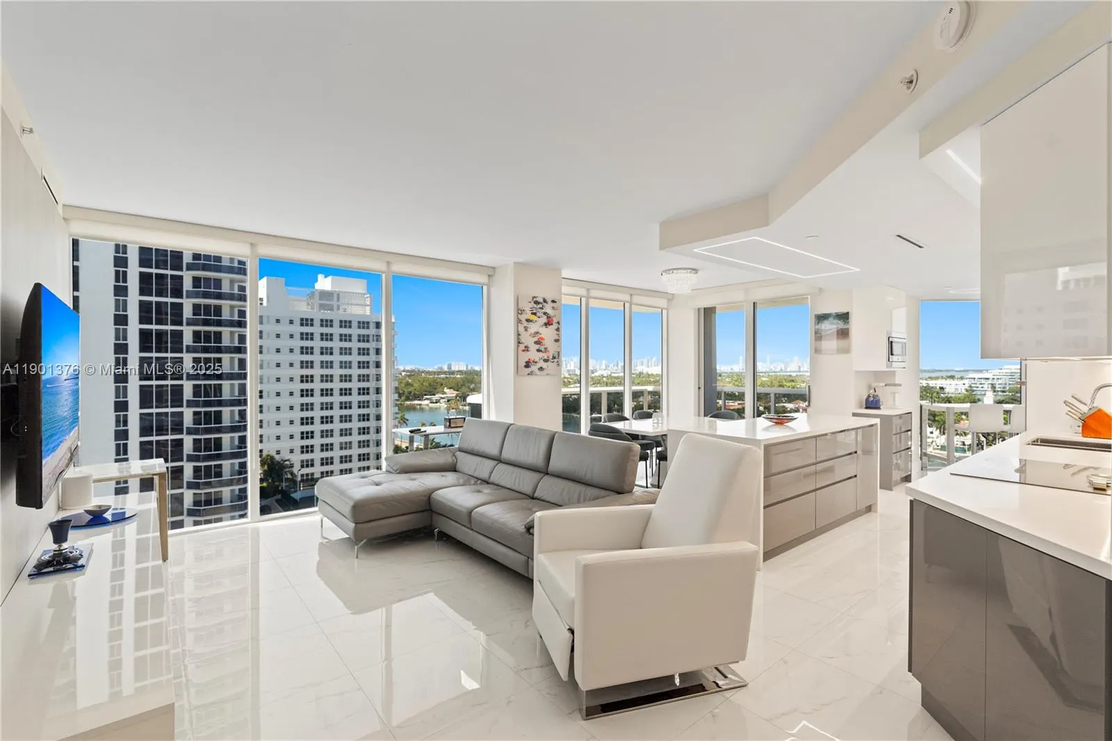 4779 Collins Ave, #1205