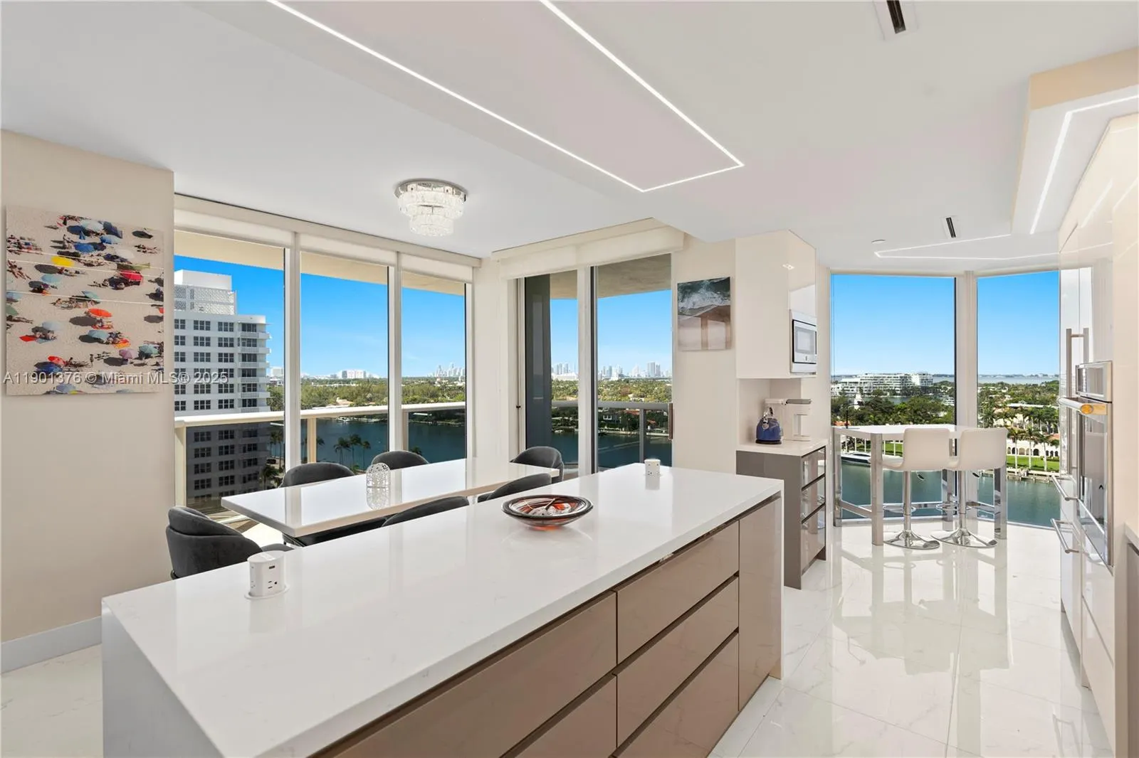 4779 Collins Ave, #1205