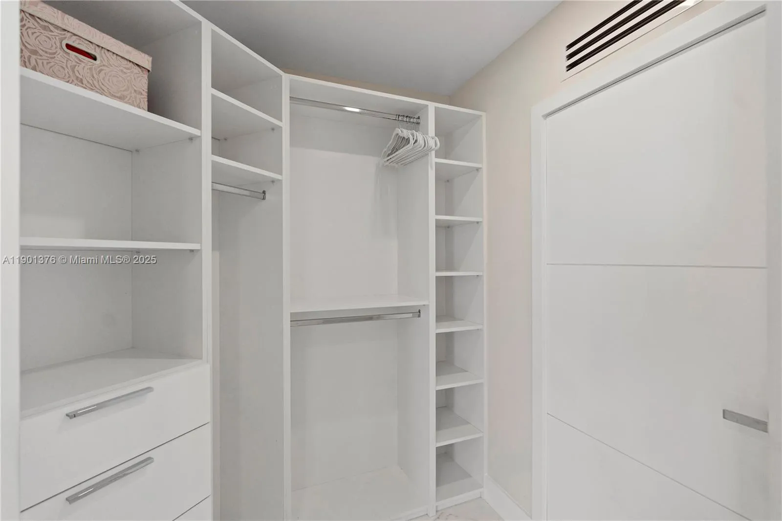 4779 Collins Ave, #1205