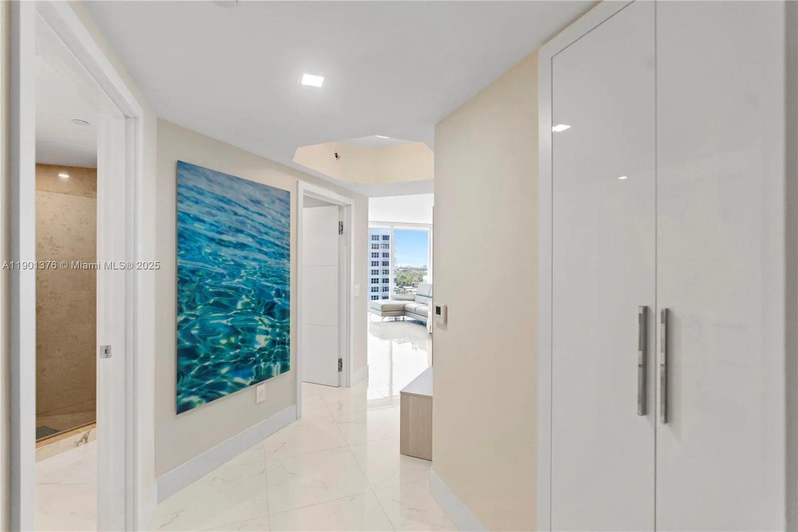 4779 Collins Ave, #1205