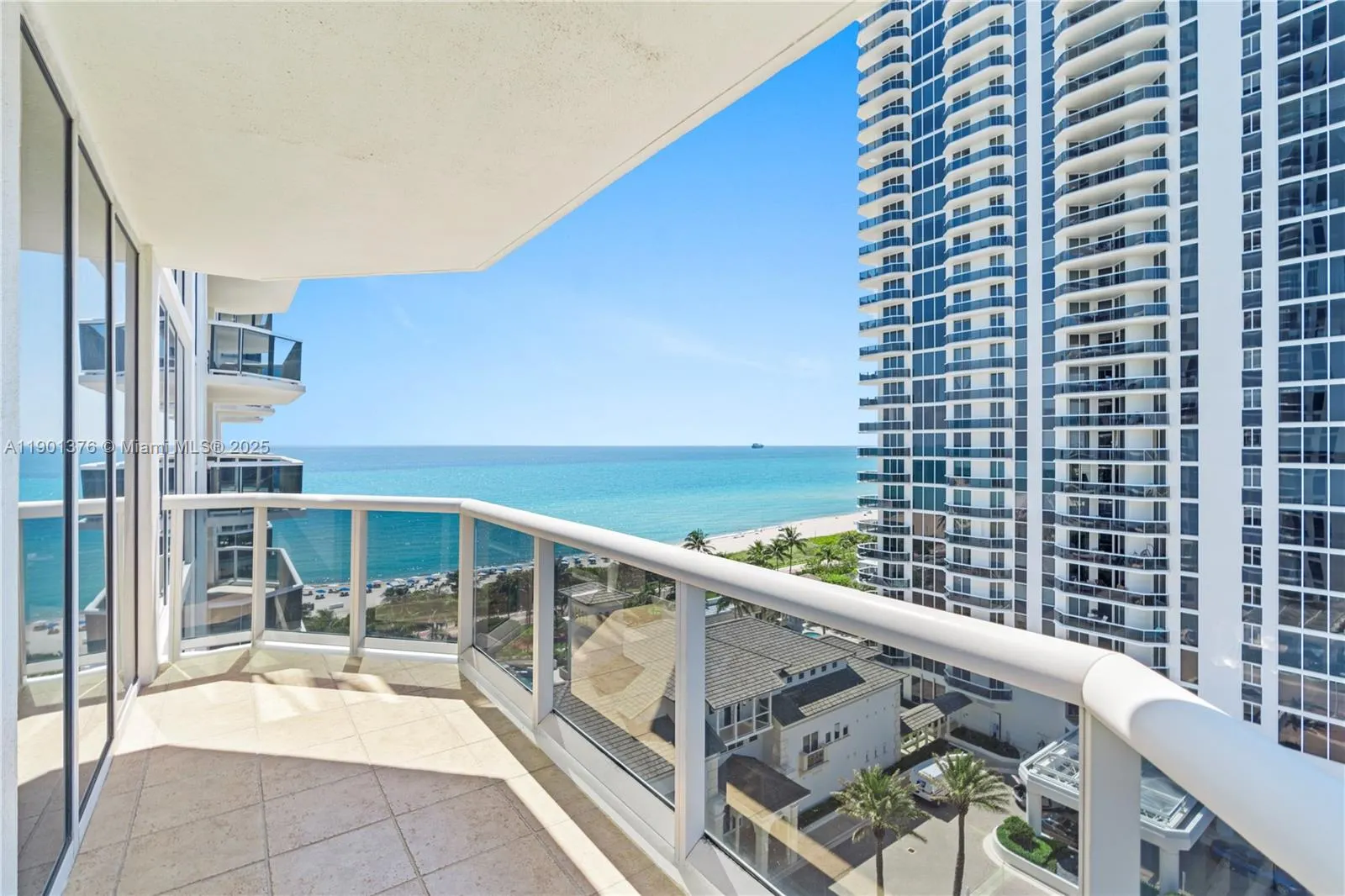 4779 Collins Ave, #1205