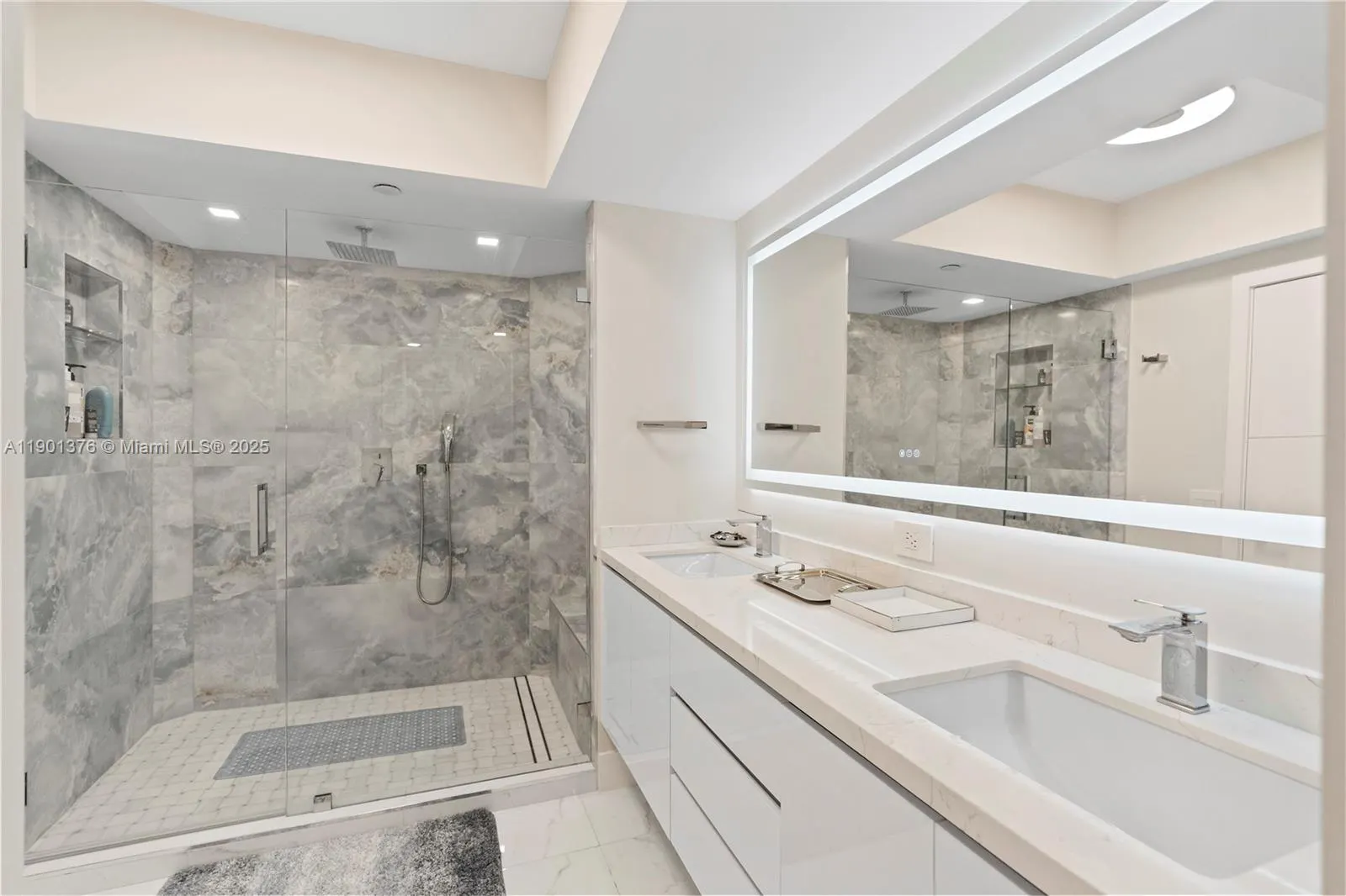 4779 Collins Ave, #1205