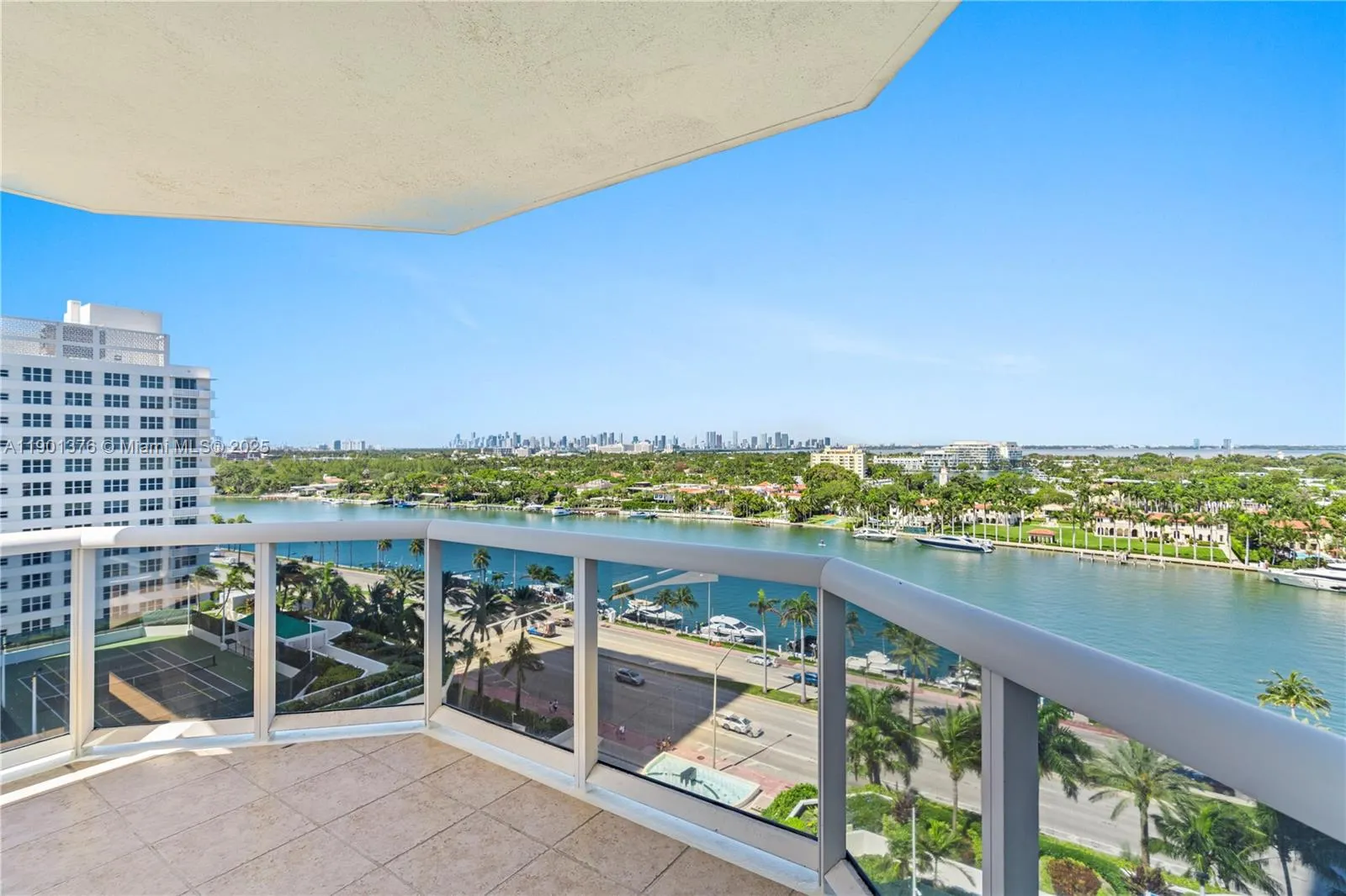 4779 Collins Ave, #1205