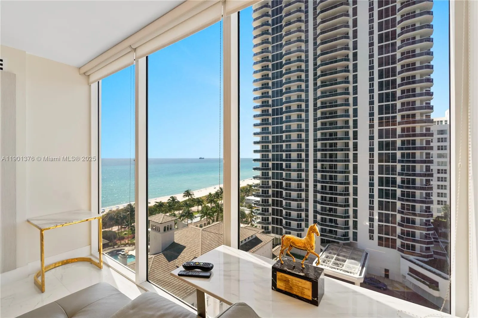 4779 Collins Ave, #1205