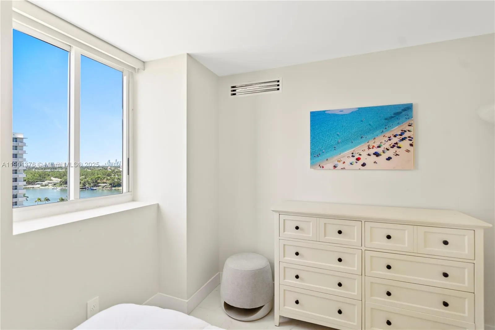 4779 Collins Ave, #1205