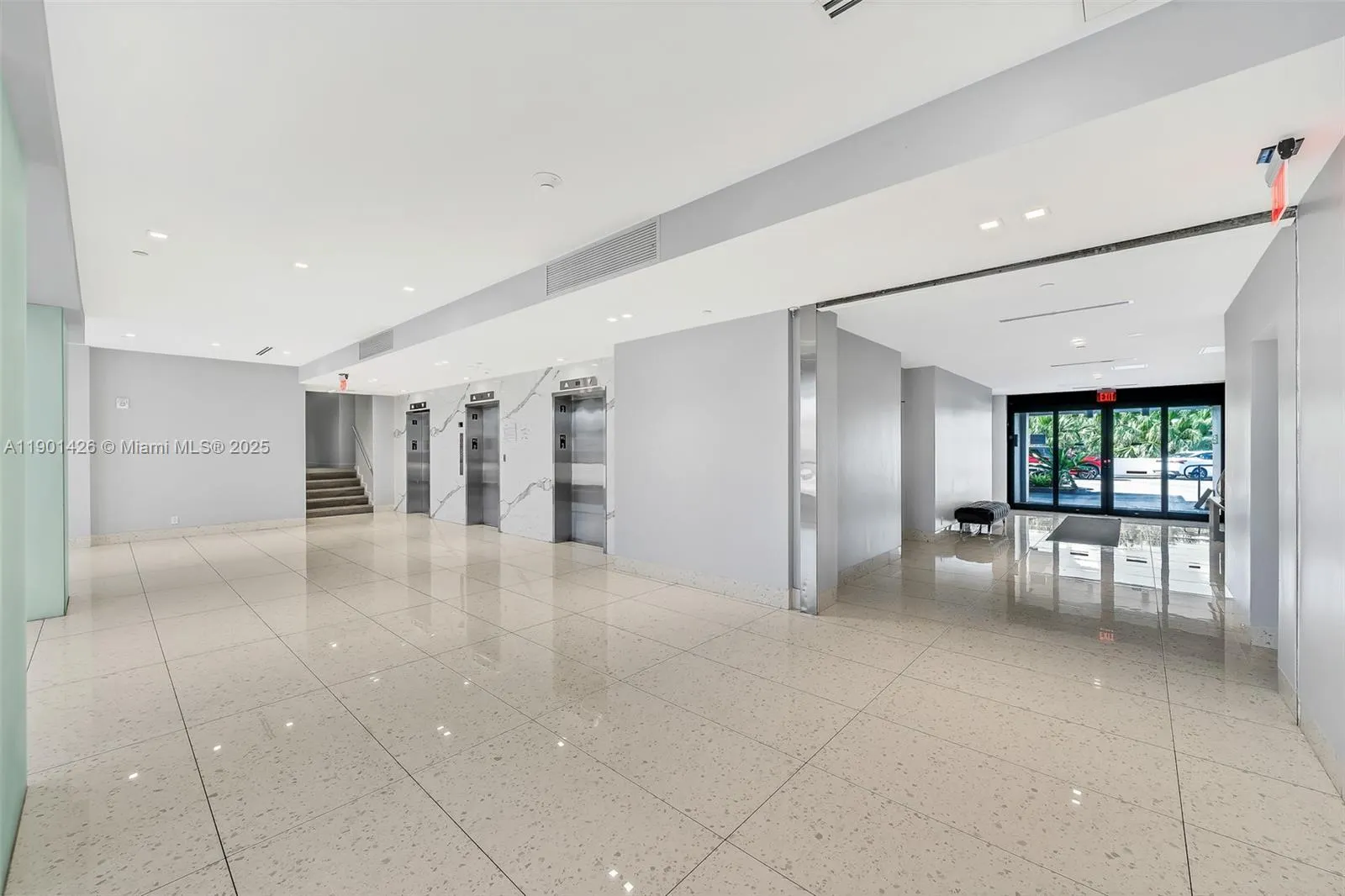 20301 W Country Club Dr, #PH22