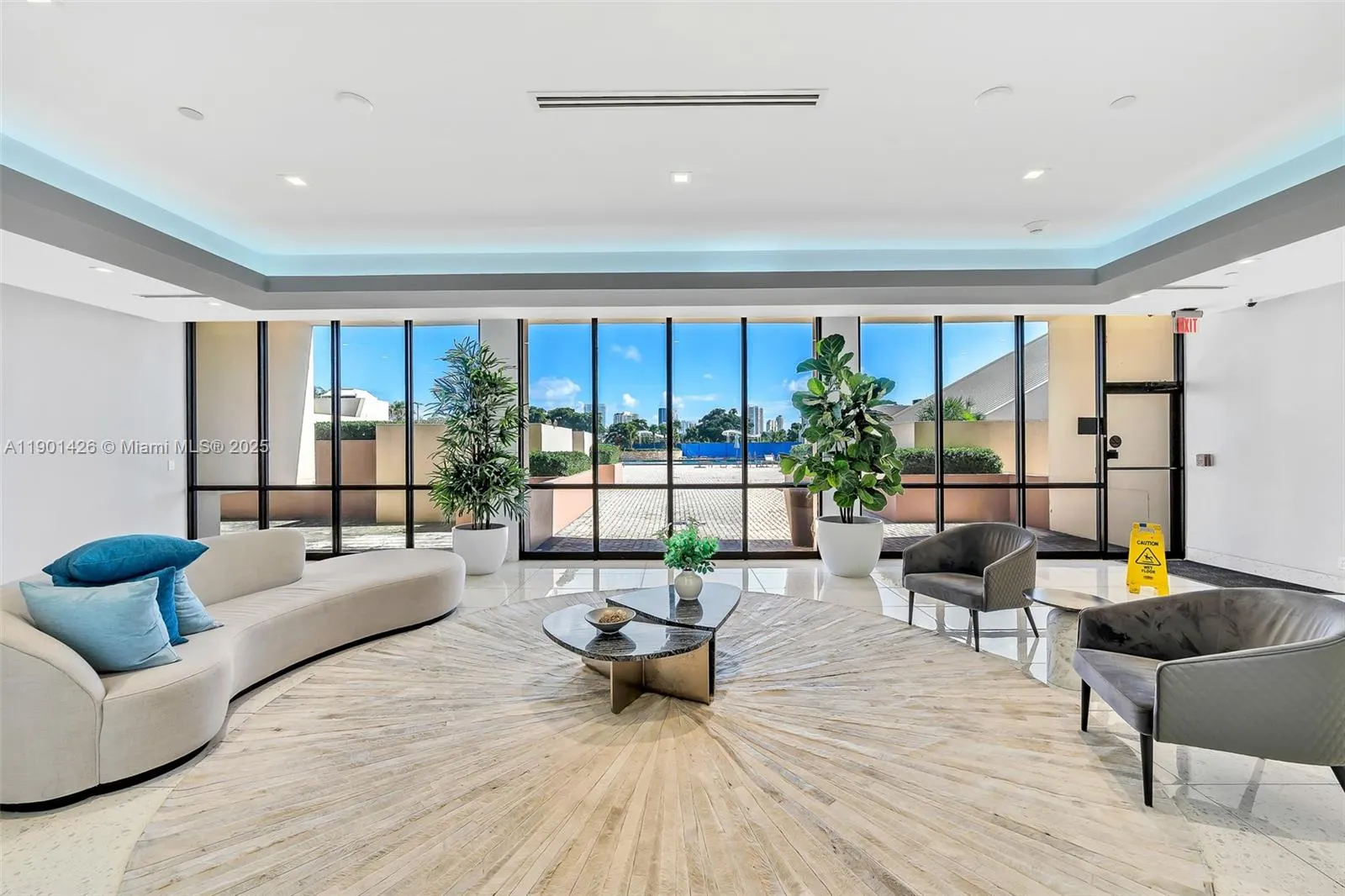 20301 W Country Club Dr, #PH22