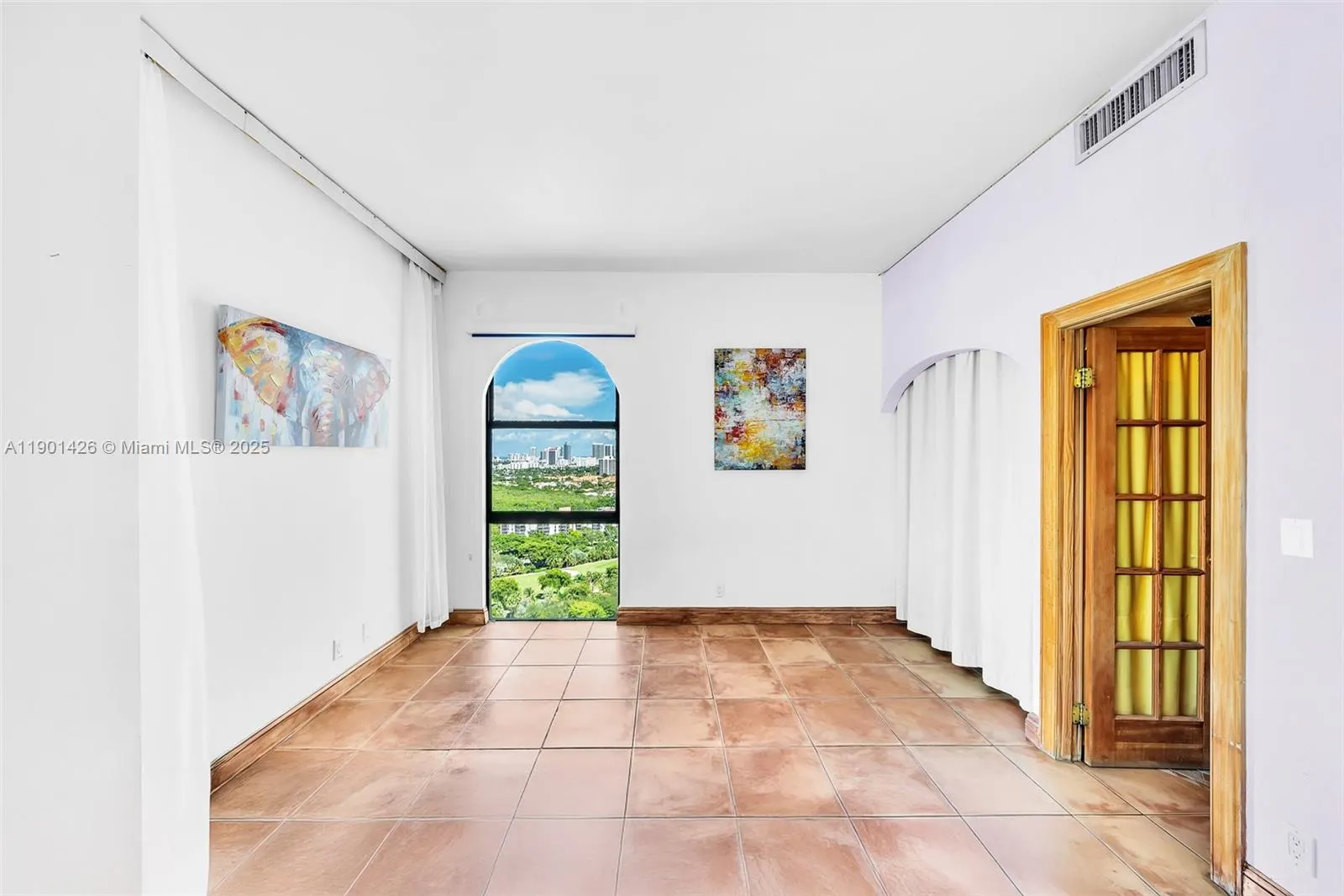 20301 W Country Club Dr, #PH22