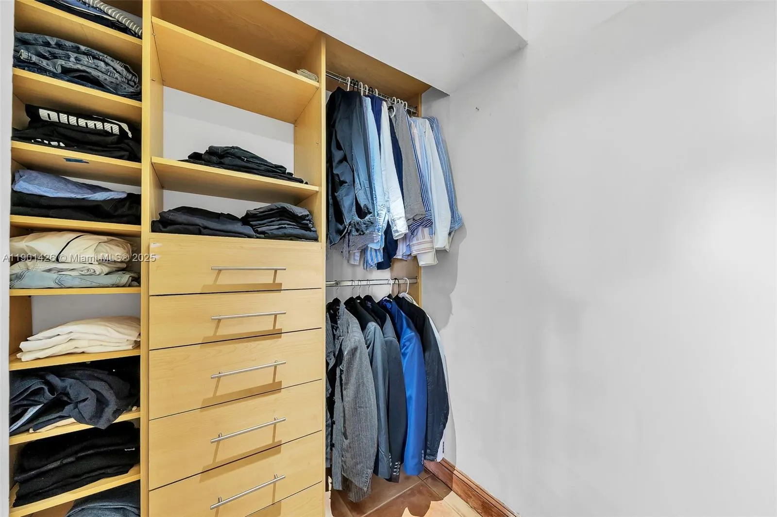 20301 W Country Club Dr, #PH22