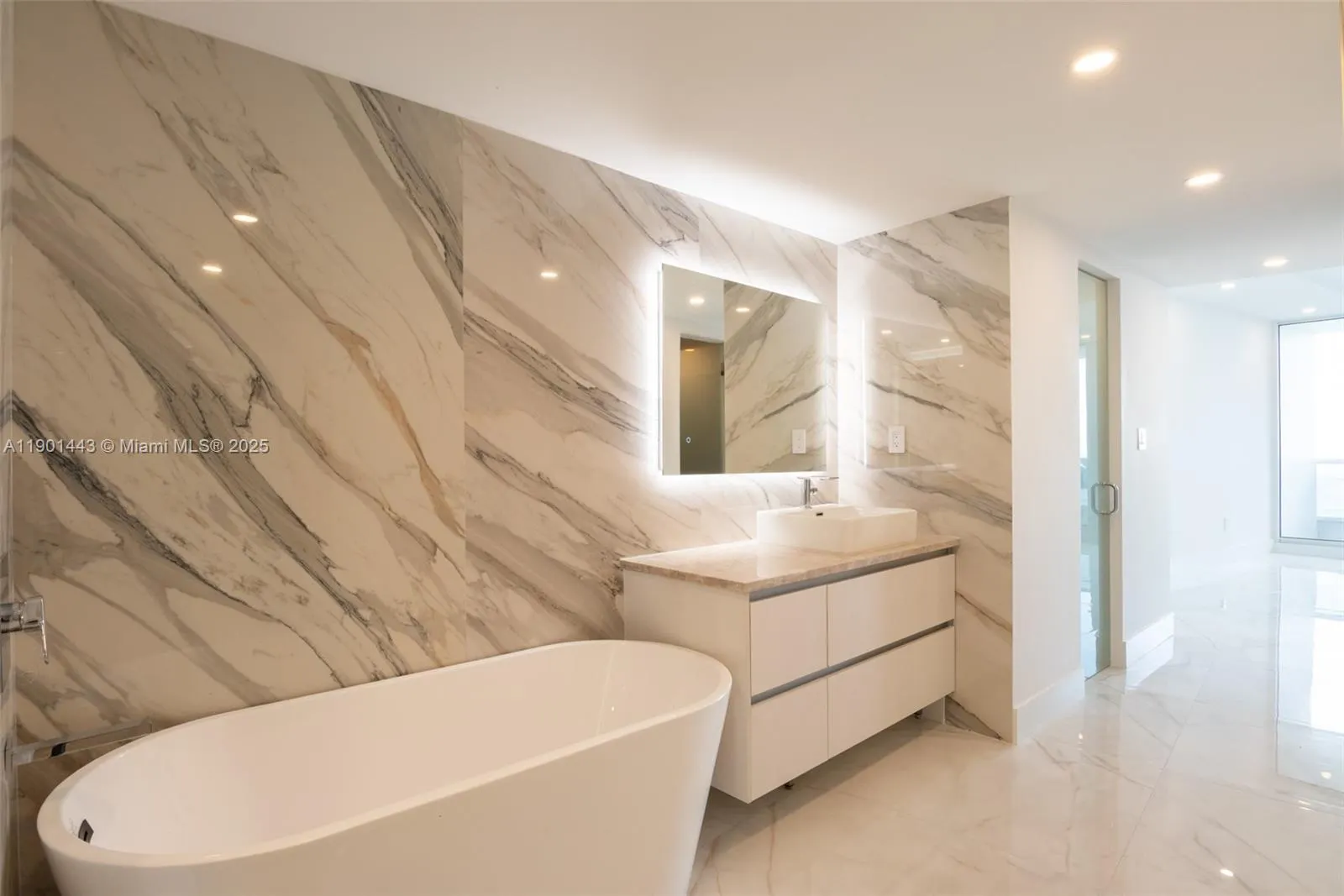 700 S Ocean Blvd, #504