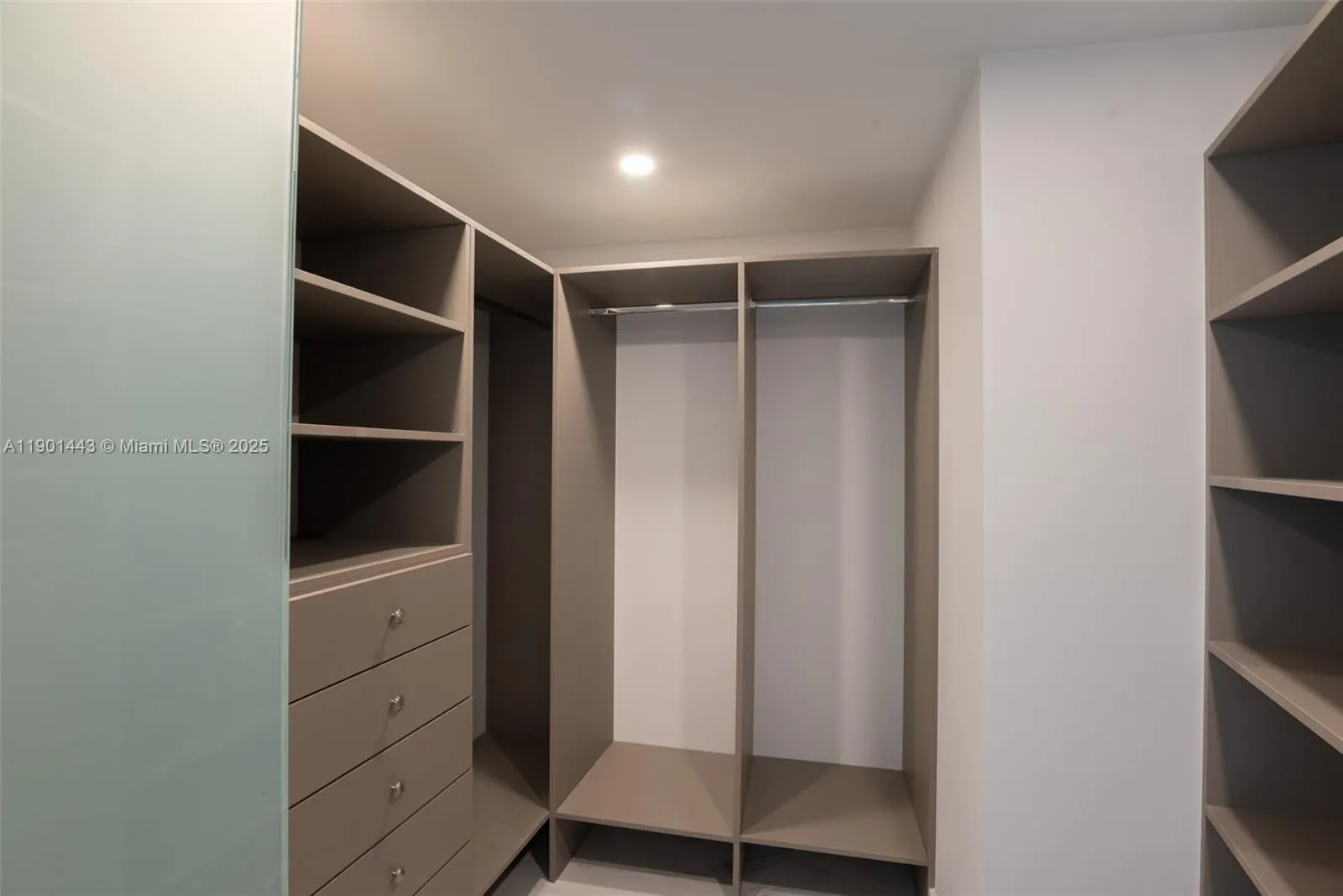 700 S Ocean Blvd, #504