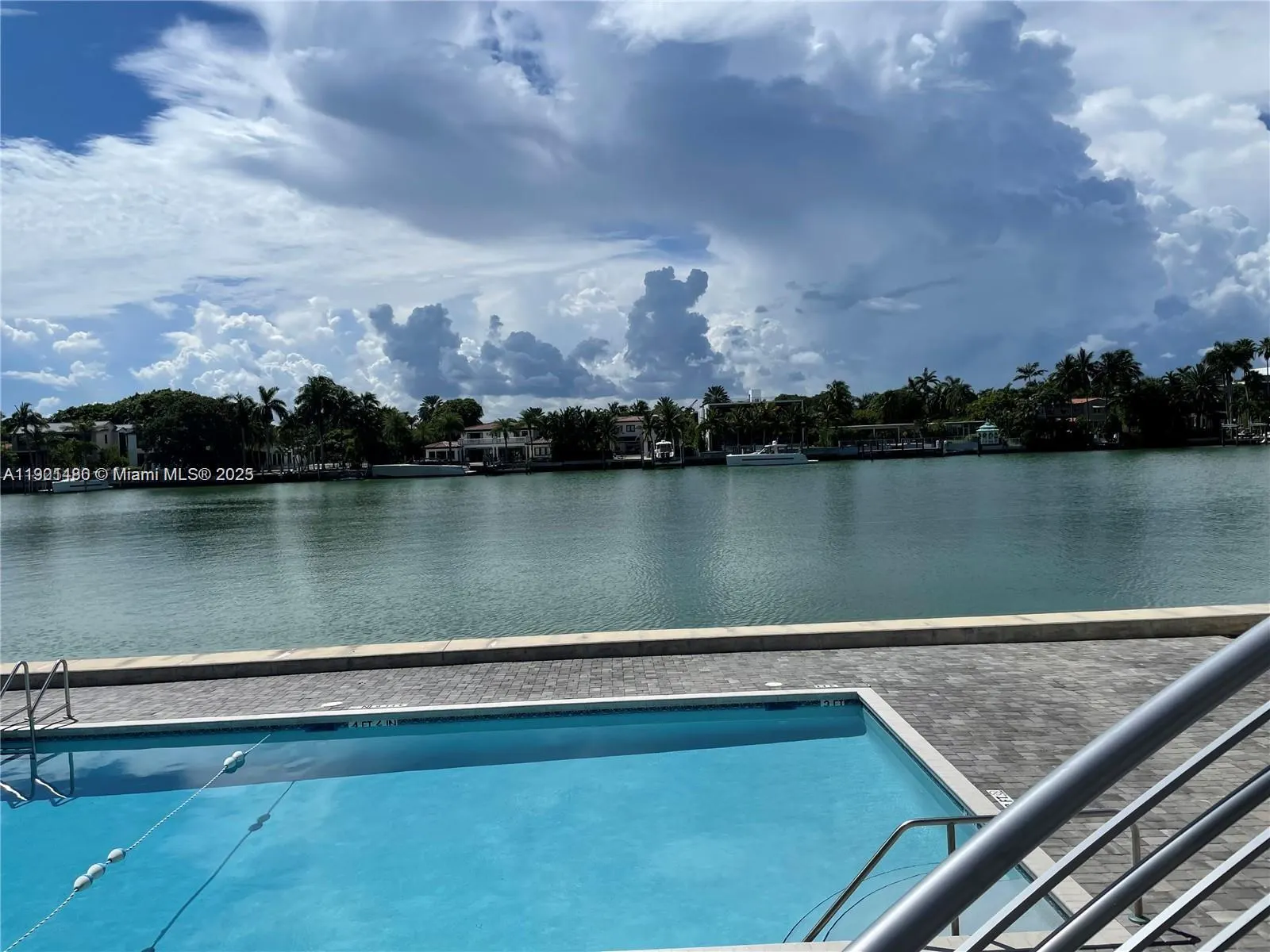 6484 Indian Creek Drive, #136