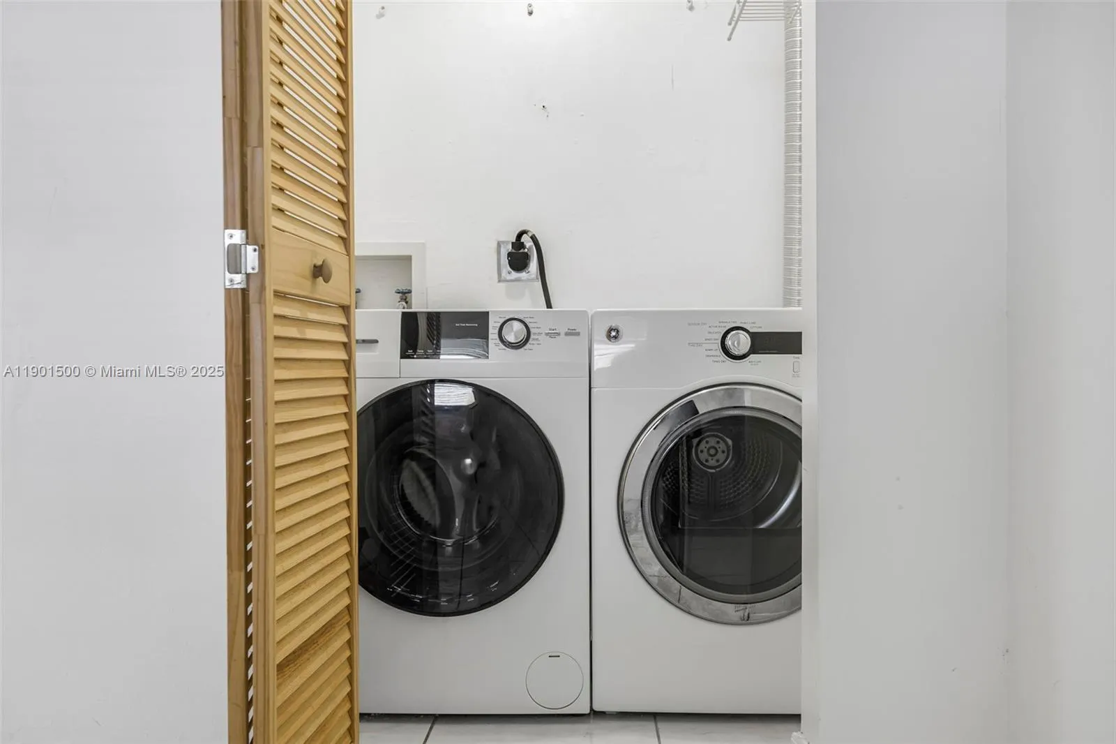 18001 N Bay Rd, #505