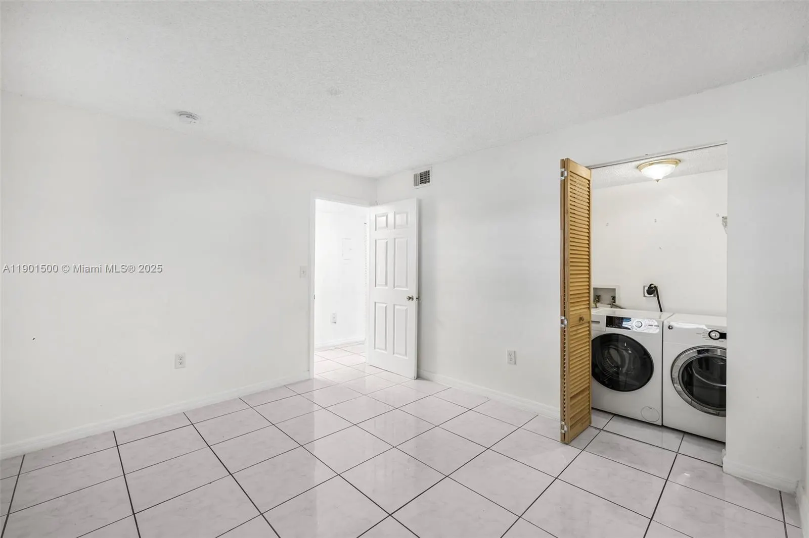 18001 N Bay Rd, #505