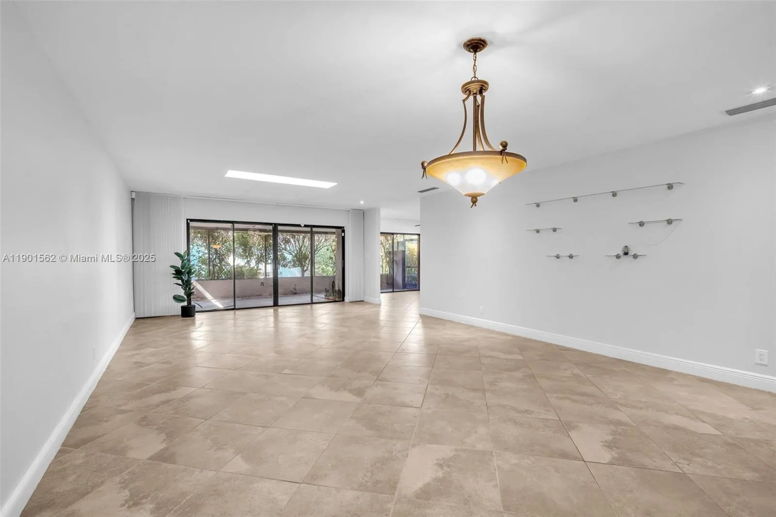 201 Dunwoody Ln, #17-87