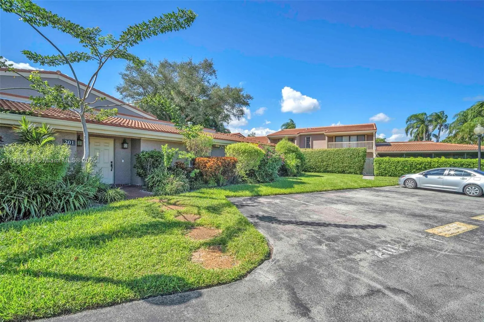 201 Dunwoody Ln, #17-87